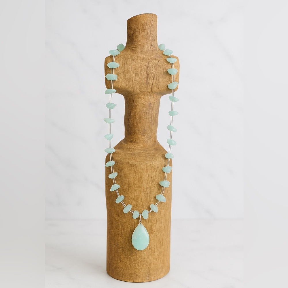 Elegant Aqua Green Chip Necklace